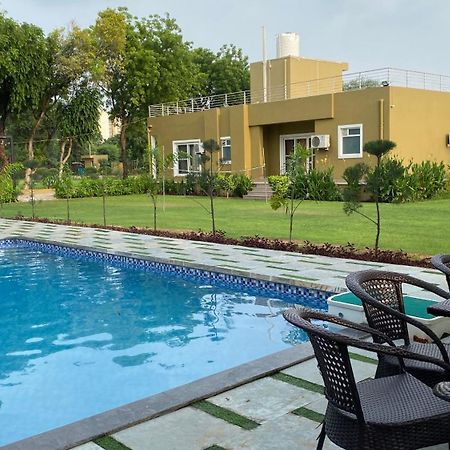 Raas Vilas - Boutique Farm House With Pool Tāoru 외부 사진