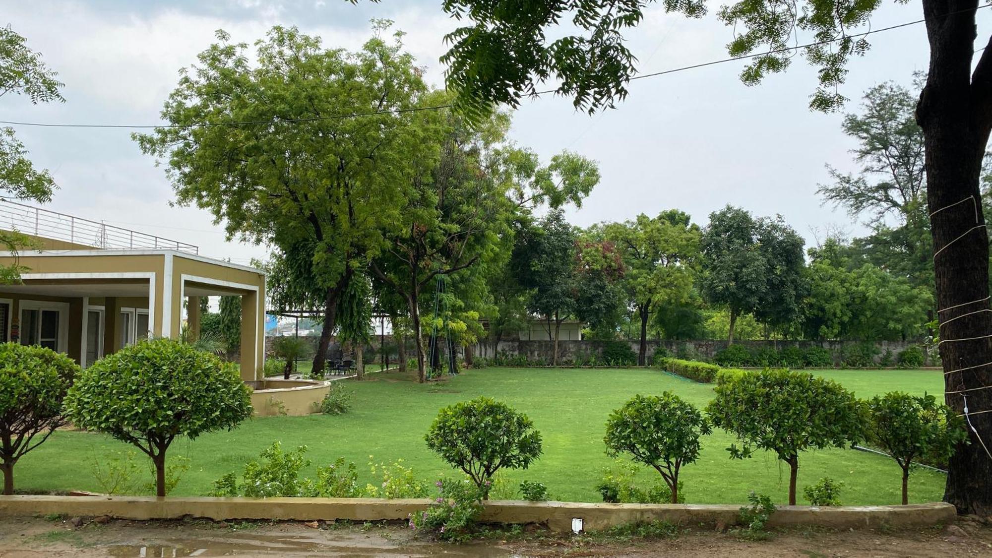 Raas Vilas - Boutique Farm House With Pool Tāoru 외부 사진