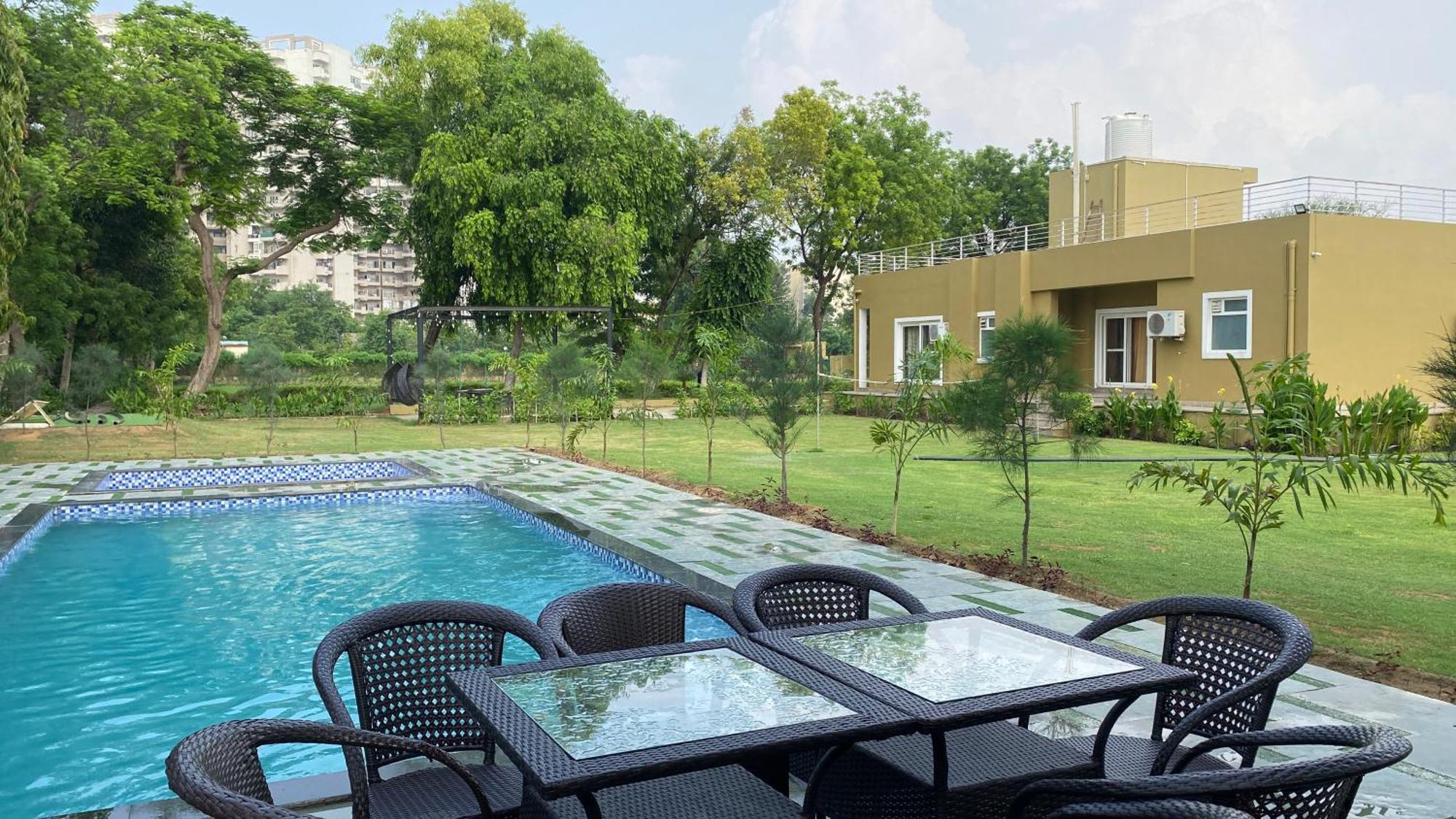 Raas Vilas - Boutique Farm House With Pool Tāoru 외부 사진